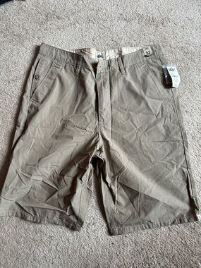 Vans Men’s Tan Flat Front Shorts